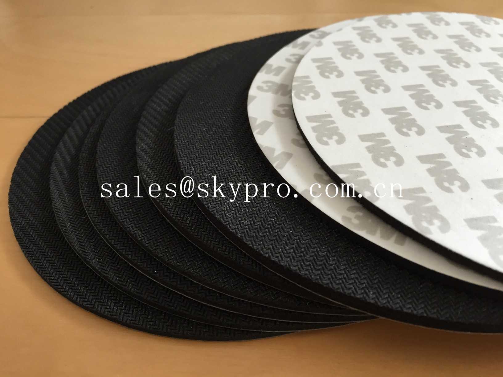 Black Natural Foam Rubber Mat With 3m Adhesive Backing For Mouse
