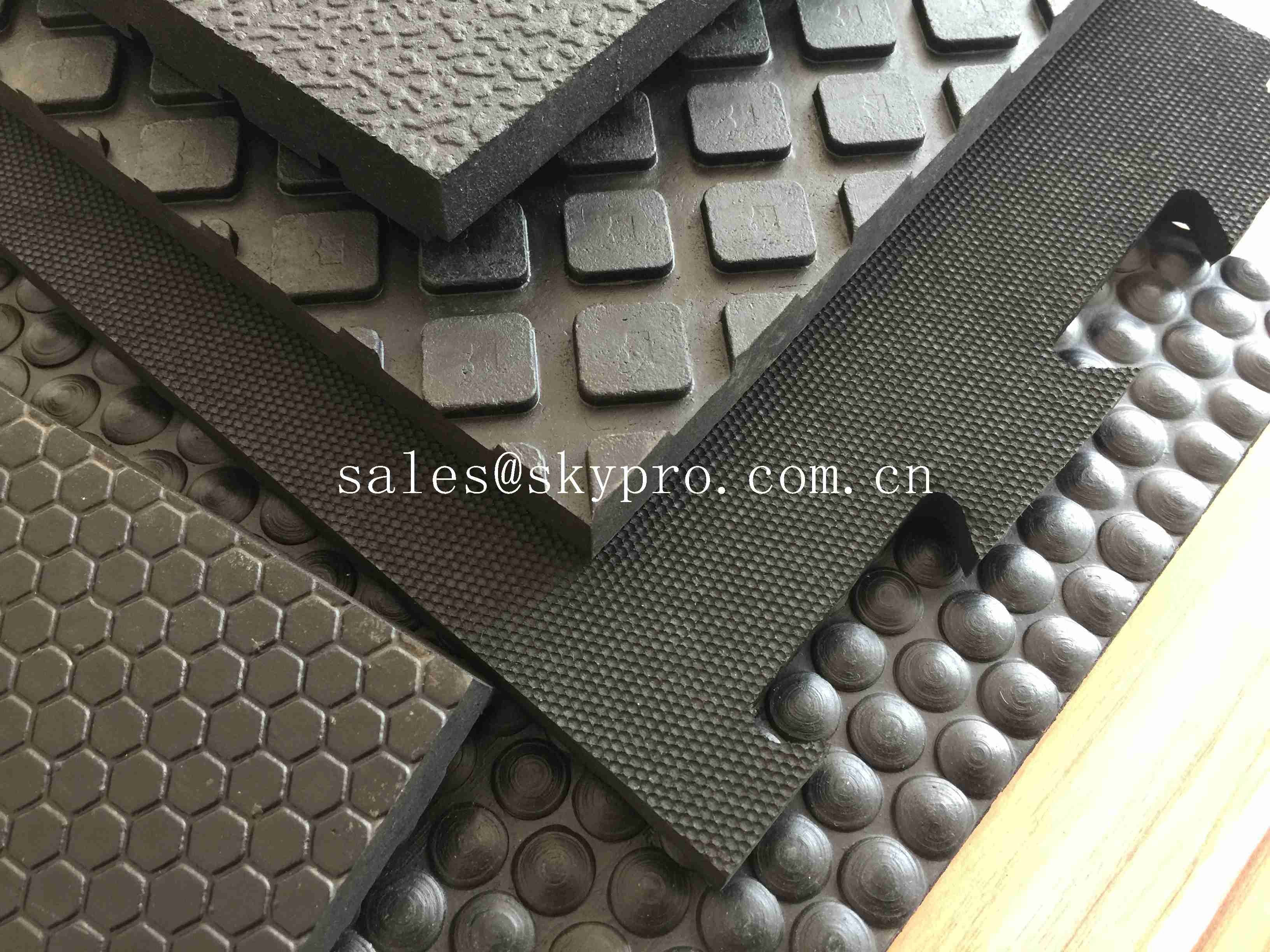 Interlocking 16mm Cubicle Cow Mattress Nylon Cloth Insertion Non