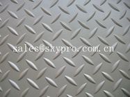 Smooth / embossed Surface heavy duty Rubber Sheet Roll , 2.5mm-20mm Thickness