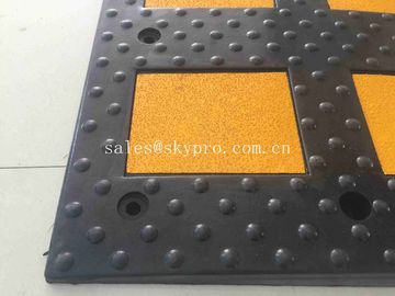 High Reflective Recycled Traffic Safety Rubber Speed Bumps Easily Installed