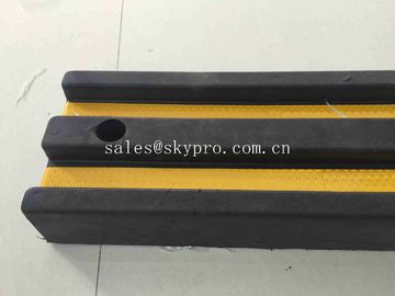 1000 * 190 * 90mm Molded Rubber Products Yellow Rubber Collision Proofbar