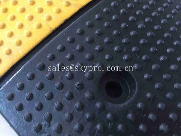 Triped High Reflective Molded Rubber Products Recyclable Rubber Speed Hump