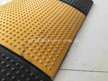 Triped High Reflective Molded Rubber Products Recyclable Rubber Speed Hump