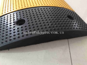 Triped High Reflective Molded Rubber Products Recyclable Rubber Speed Hump