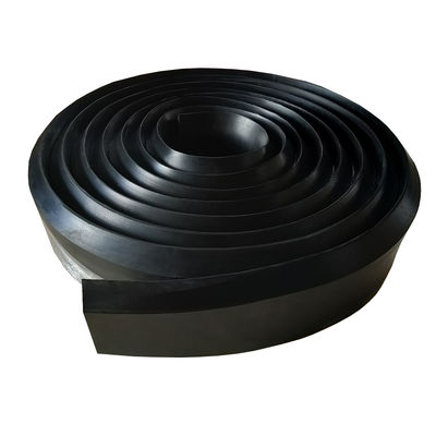 Neoprene Rubber Skirting Board with 70 Shore A Hardness 300% Elongation at Break and 2.5 ~ 6.0 Mpa Tensile Strength