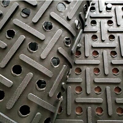 Wet Area Anti slip Drainage Hole Rubber Flooring Mat for Industrial Kitchen Workshop